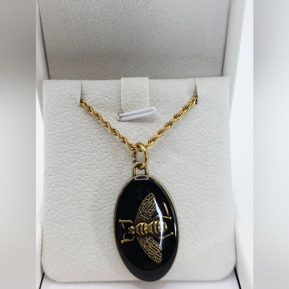 Gucci Black Bee Oval Medallion  Necklace. On ATOLEA 18KT gold Plated Chain. - Picture 4 of 8